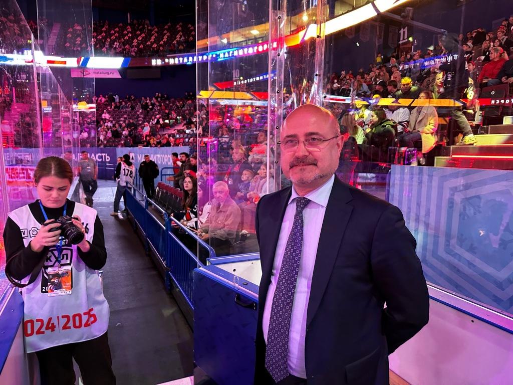 FONBET ВРУЧИЛ БФ "МЕТАЛЛУРГ" ЧЕК НА БЛАГОТВОРИТЕЛЬНОСТЬ