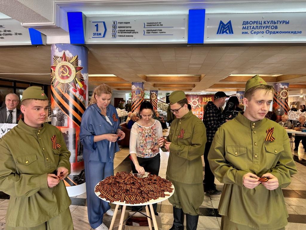 ПОЗДРАВИЛИ ВЕТЕРАНОВ