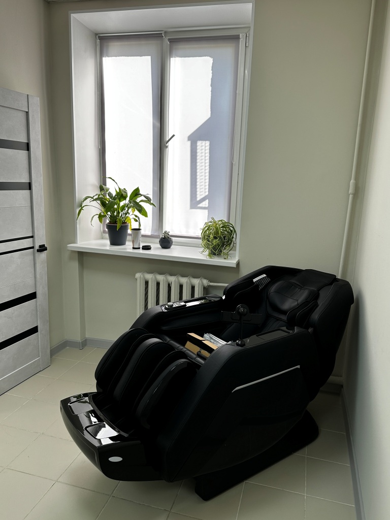 МАСТЕРСКИМ "КАЛЕЙДОСКОП" ПЕРЕДАЛИ МАССАЖНЫЕ КРЕСЛА