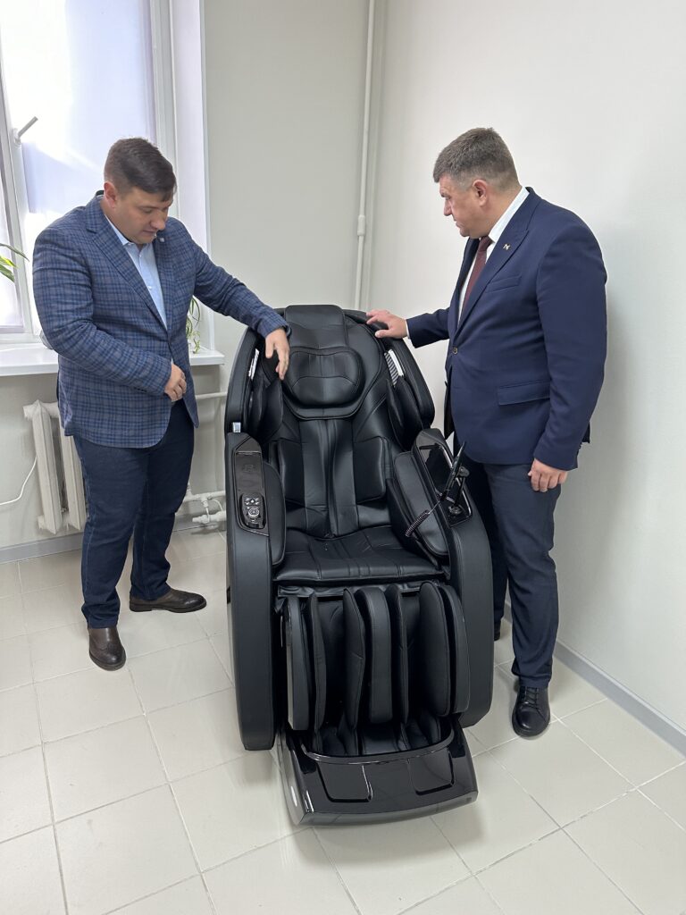 МАСТЕРСКИМ "КАЛЕЙДОСКОП" ПЕРЕДАЛИ МАССАЖНЫЕ КРЕСЛА