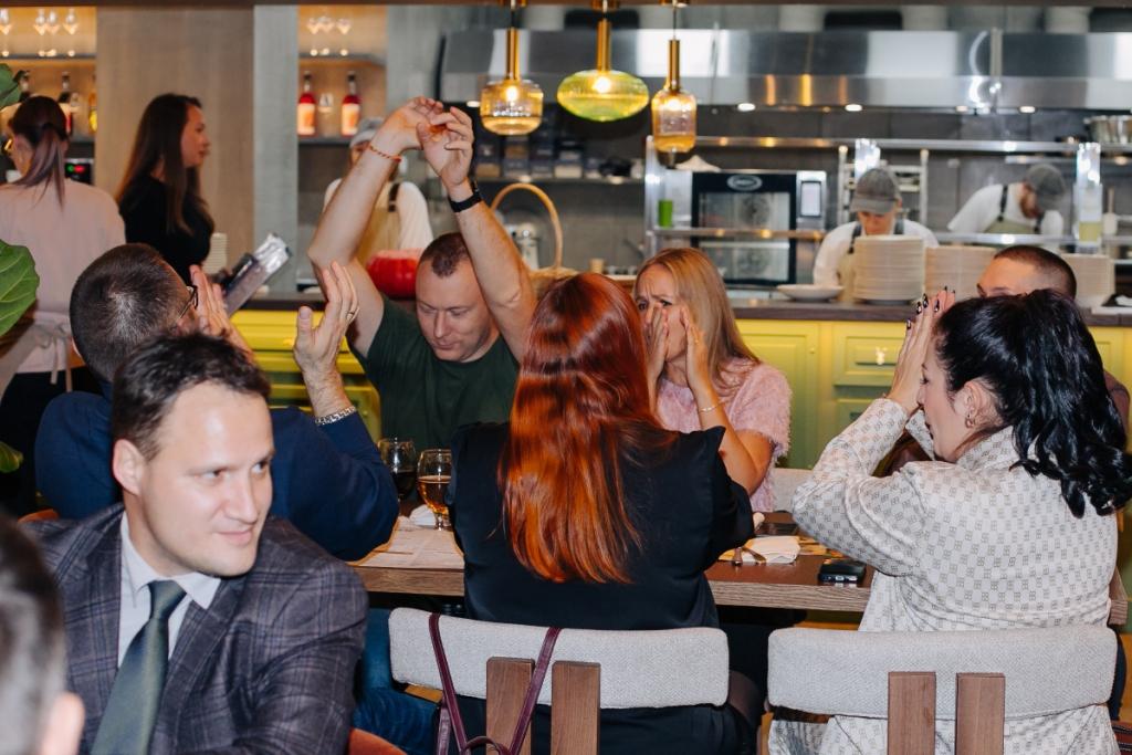 БЛАГОТВОРИТЕЛЬНЫЙ КВИЗ СОБРАЛ 600 ТЫСЯЧ ДЛЯ МАРКА ЗАХАРОВА