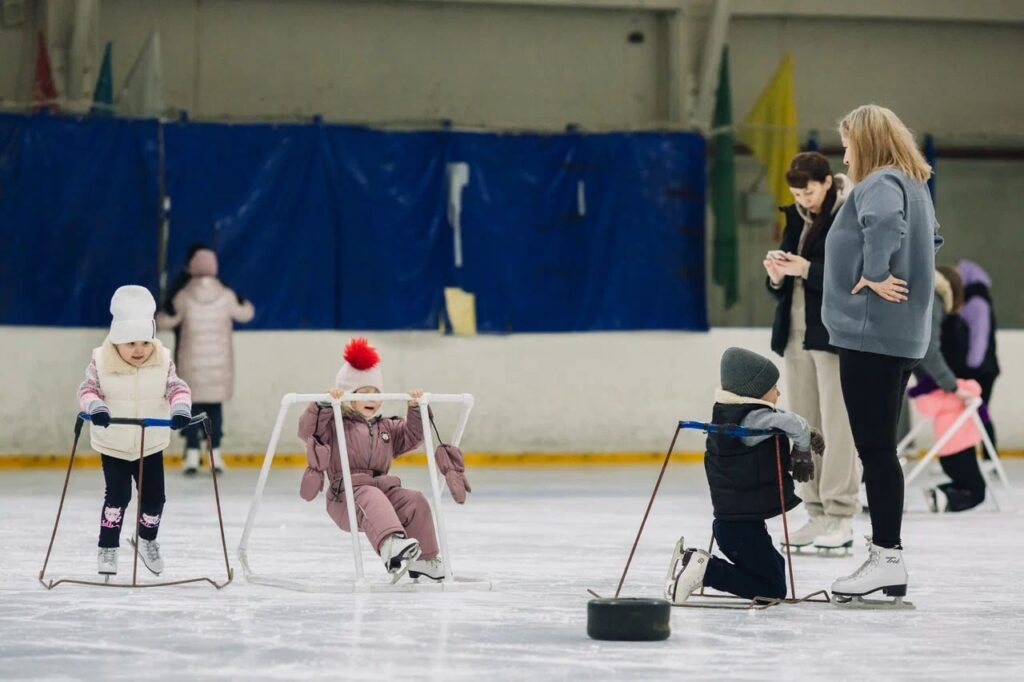 СВОЙ ШАГ В БУДУЩЕЕ НА КОНЬКАХ