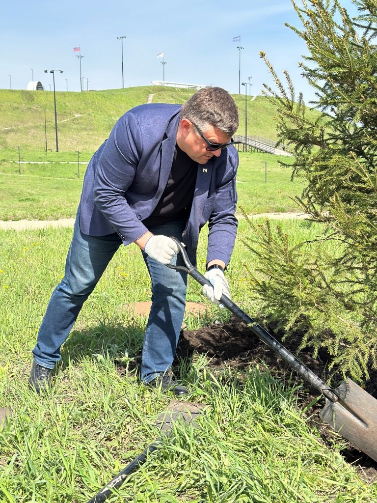 КЛУБ БЛАГОТВОРИТЕЛЕЙ РАСШИРИЛ АЛЛЕЮ ДОБРА